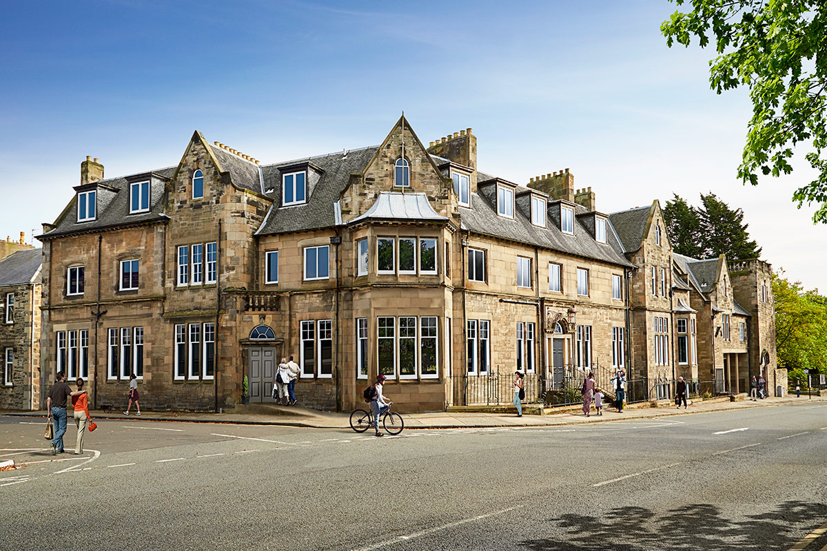 Station Court